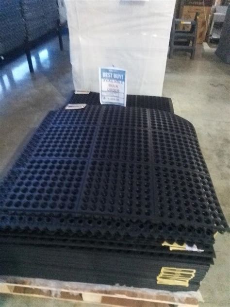 INTERLOCKING RUBBER MATS, Furniture & Home Living, Home Decor, Carpets ...