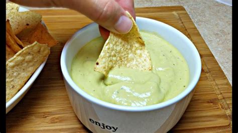 Quick CREAMY GREEN SALSA Recipe | Mexican Restaurant Style Green Sauce ...