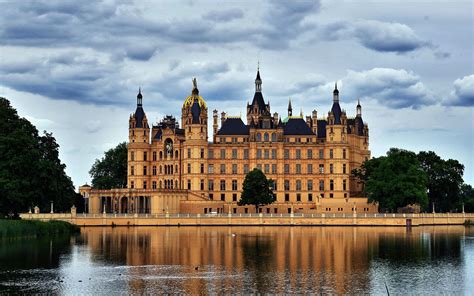 Schwerin Castle, Schwerin, Germany - Heroes Of Adventure