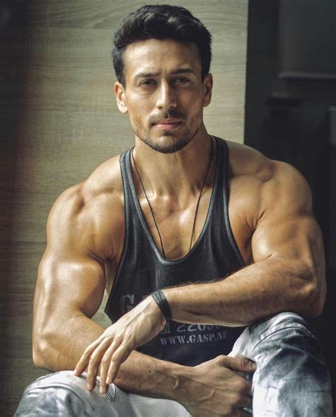 Fitness Gym Tiger Shroff Wallpapers - Wallpaper Cave