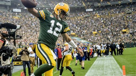 QB Aaron Rodgers reaches 500 career touchdowns for Packers