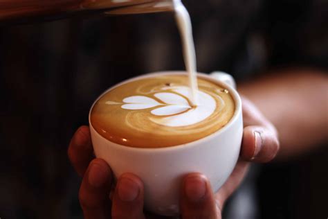Latte Art Class – The Barista's Coffee School