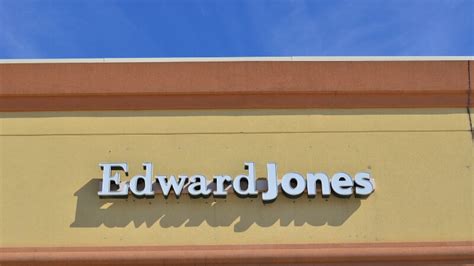 Edward Jones Corporate Headquarters, CEO Email & All Contact Details