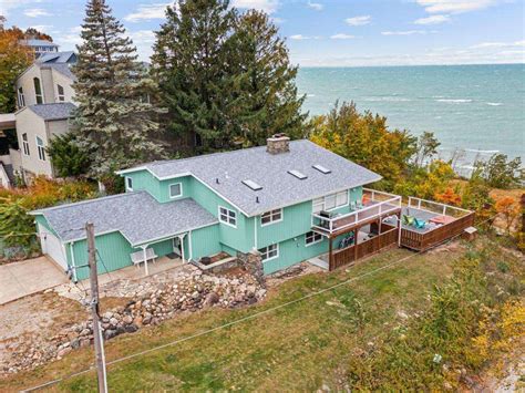 Lake Michigan Beach House | Top-rated New Buffalo Vacation Home Rentals @ WAYA Rentals