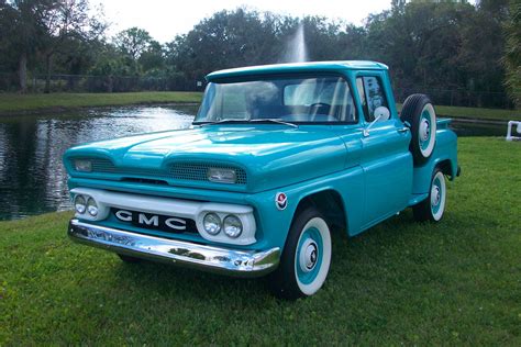 1960 GMC HALF-TON PICKUP - Front 3/4 - 206617