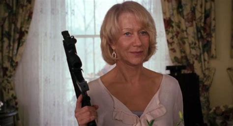 Helen Mirren in Red (2010) Movie Image | BeyondHollywood.com | ヘレンミレン