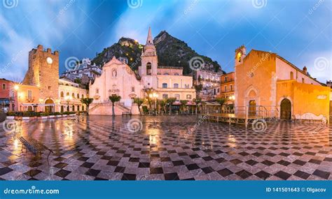 Piazza IX Aprile in Taormina, Sicily, Italy Stock Image - Image of cityscape, beautiful: 141501643