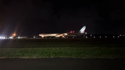 Air France B77W Night takeoff from Mauritius to Paris CDG - YouTube