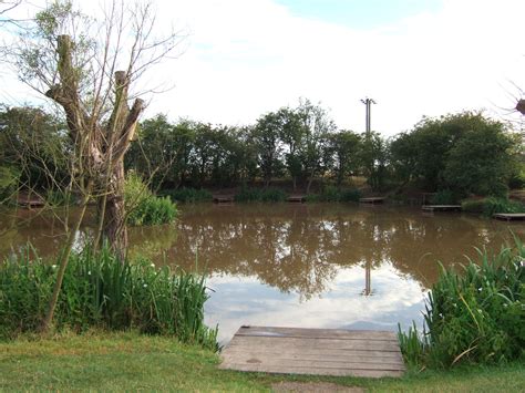 Pool House Farm Fishery Middleton, Tamworth Lake opening times and reviews