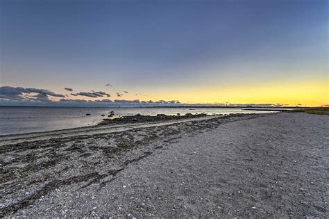 NEW! Renovated Fairhaven Beach House-Walk to Shore UPDATED 2020 - TripAdvisor - New Bedford ...