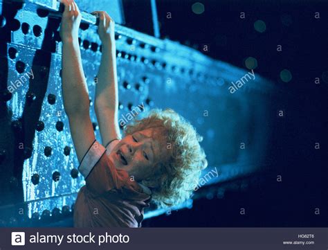 ANNIE (1982) - pictured: Aileen Quinn Stock Photo: 130441030 - Alamy