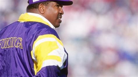 Ex-Vikings, Cardinals coach Dennis Green dies