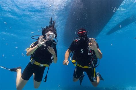 6 Reasons You Should Go Snorkeling or Scuba Diving on Your Honeymoon