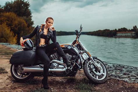 Download Harley-Davidson Motorcycle Bike Woman Girls & Motorcycles Wallpaper