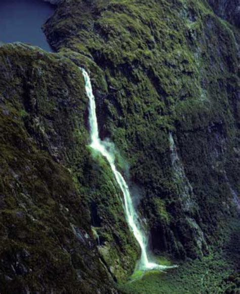 THE WORLD GEOGRAPHY: 10 World's Tallest Waterfalls