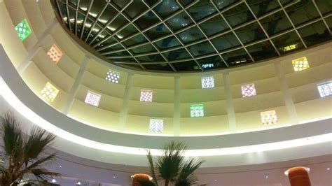 Al Ghurair Mall. Ceiling Centre, Food Court, Four Square, The Expanse, Mall, Ceiling, Ceilings ...