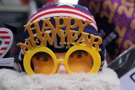 Is New Year's Eve a Federal Holiday and Do I Get the Day Off? - Newsweek