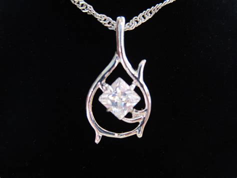 Hobbit necklace Lord of the Rings Tauriel inspired delicate pendant ...