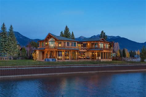 Waterfront Homes | HGTV.com's Ultimate House Hunt | HGTV | Lake tahoe houses, Waterfront homes ...