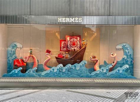 Window Displays | Hermes - Resort 2021 Ready-to-Wear collection