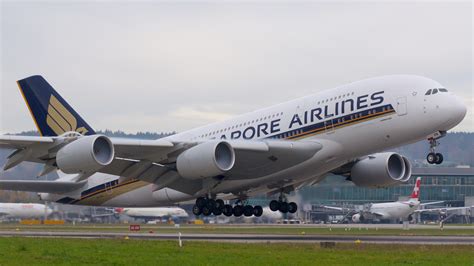 File:Singapore Airlines Airbus A380-800 9V-SKN (7721163326).jpg - Wikimedia Commons