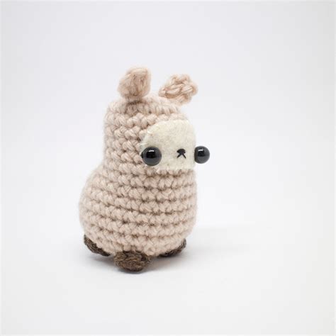 amigurumi llama pattern - easy crochet toy pattern