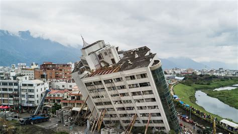 Taiwan Earthquake : Taiwan Earthquake Death Toll Rises To 15 World News Wionews Com / Rescuers ...