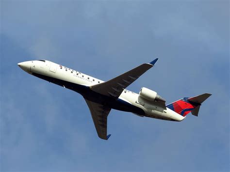 Bombardier CRJ 200 - Price, Specs, Photo Gallery, History - Aero Corner