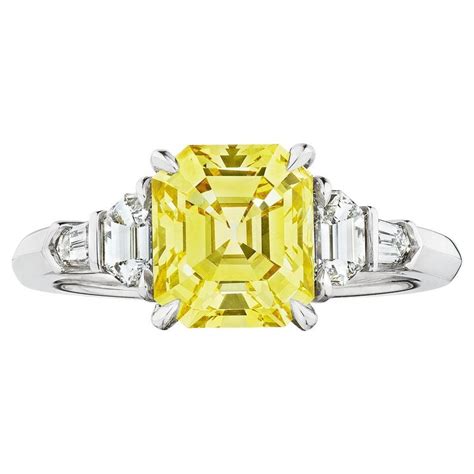 Raymond Yard Design 2.02 Carat Emerald Cut Natural Yellow Diamond Platinum Ring For Sale at 1stDibs