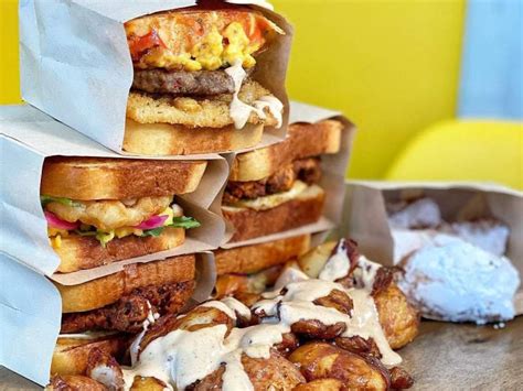 Best Breakfast Sandwich Near Me From Top Restaurants To Satisfy Your Morning Cravings