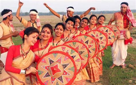 Bihu Folk Dance, History, Style, Origin, Costume & Festival