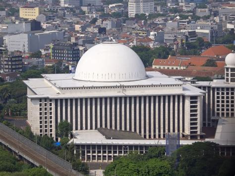 Masjid istiqlal Stock Photos, Royalty Free Masjid istiqlal Images ...