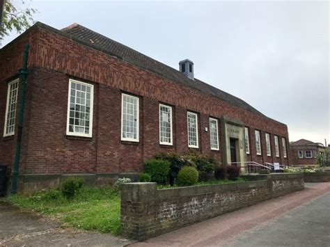 Councillors booed and heckled as Fenham Library debate is labelled 'an absolute farce ...