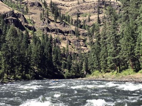 Rafting and Fly Fishing The Grande Ronde River in Oregon – Celebrate Big!