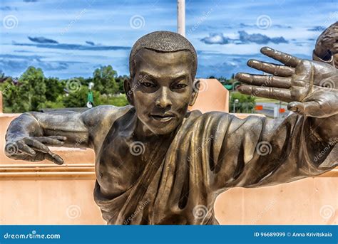 Statues of Chinese Shaolin Monks Editorial Stock Image - Image of monks, arts: 96689099