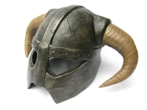 The Elder Scrolls V Skyrim Dragonborn Iron Helmet Replica | Gadgetsin