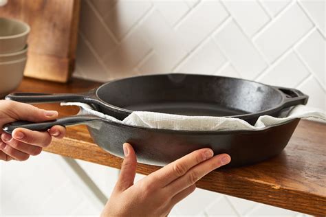 Cast Iron Storage Ideas - Skillet Collection | Kitchn