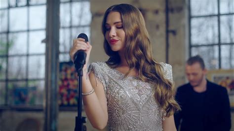 Otilia - Bilionera | Live Session Acordes - Chordify