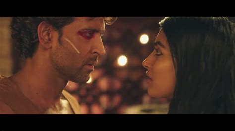 Pooja Hegde kissing Hrithik Roshan part 2 - YouTube