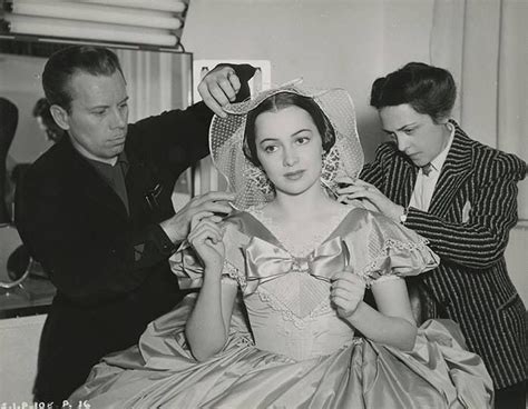 Olivia deHavilland behind the scenes as Melanie | Gone with the wind ...