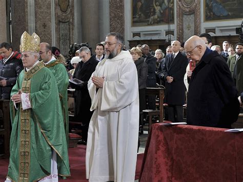 Relatives say goodbye to Costa Concordia victims - CBS News