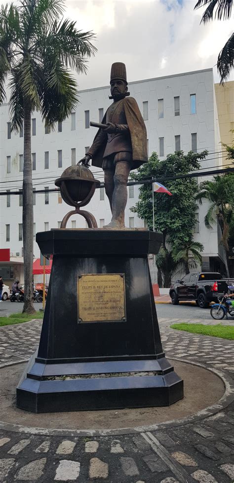 Statue of King Philip II in Manila, Philippines : r/monarchism