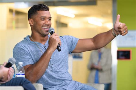 Seahawks QB Russell Wilson reveals roots as a real estate nerd in ...