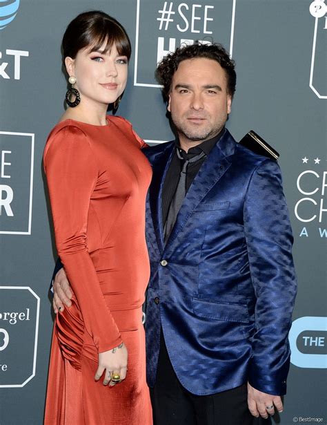 Johnny Galecki et Alaina Meyer au photocall de la soirée des 24ème Critics Choice Awards au ...