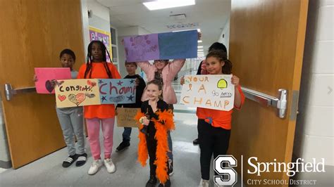 Springfield elementary celebrates kindergartener who beat cancer