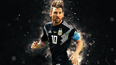 Lionel messi lleva un vestido deportivo negro sobre negro messi, Fondo de pantalla HD | Peakpx