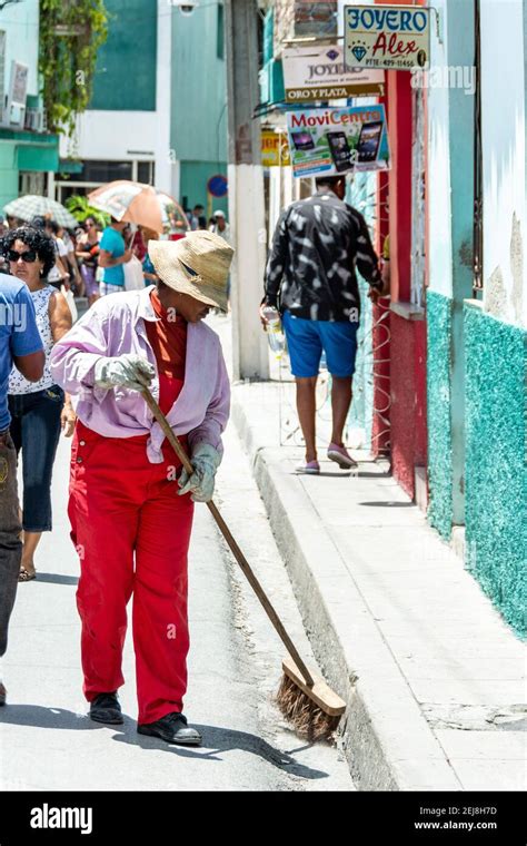 Cuban people lifestyle and culture Stock Photo - Alamy