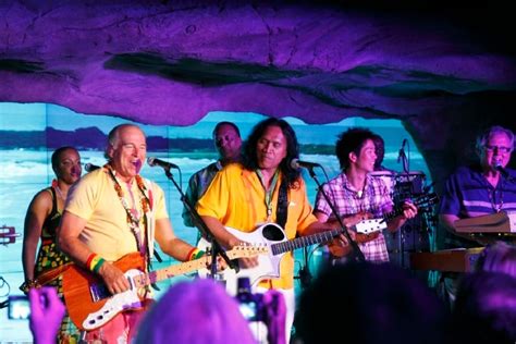 Jimmy Buffett takes over Don Ho’s space in Waikiki - Hawaii Magazine