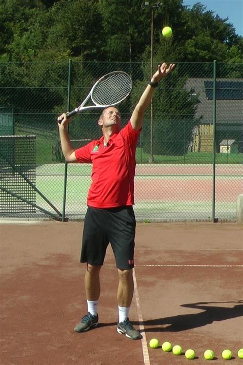 Here Are Few Tips To Improve Your Tennis Serve | Playo