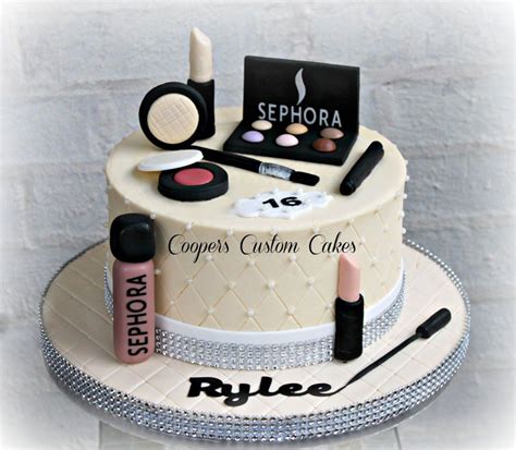 Makeup Cake Buttercream cake with fondant details | Make up cake ...